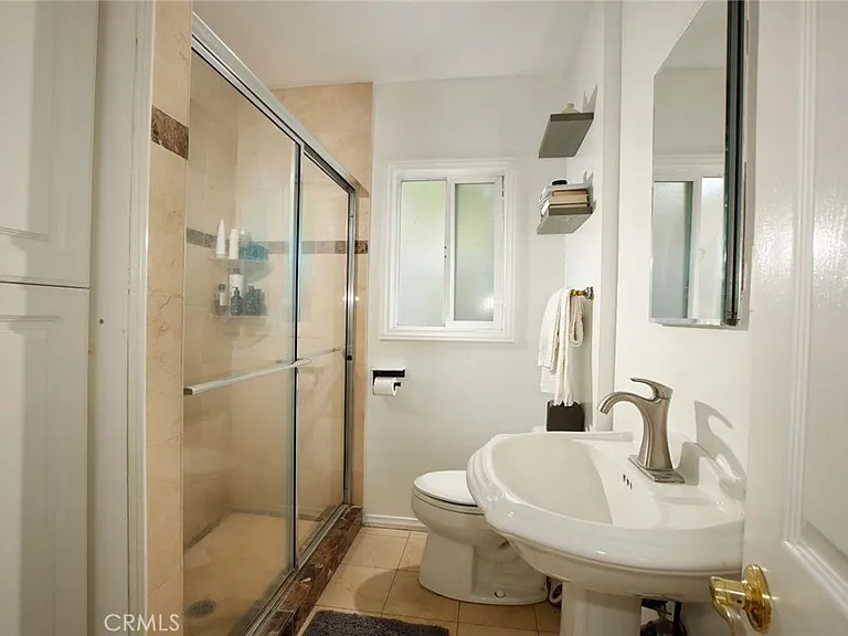 1412 N Catalina St — Photo 13