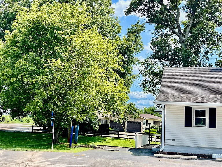 1445 S Walnut St — Photo 19