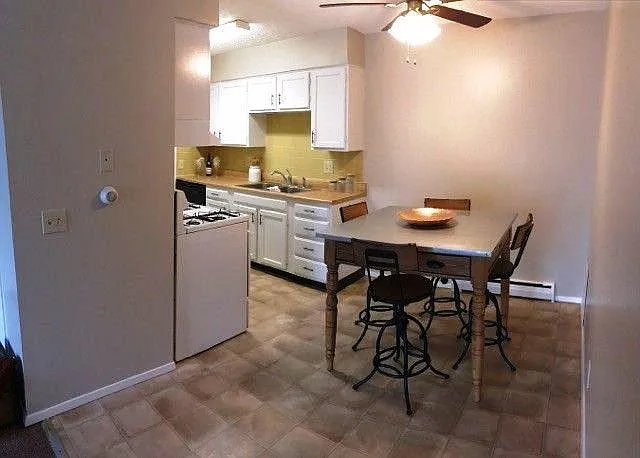 2103 Todd Dr — Photo 3