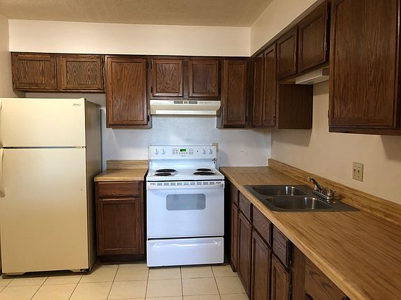2nd image of 1203 W Hobbs St