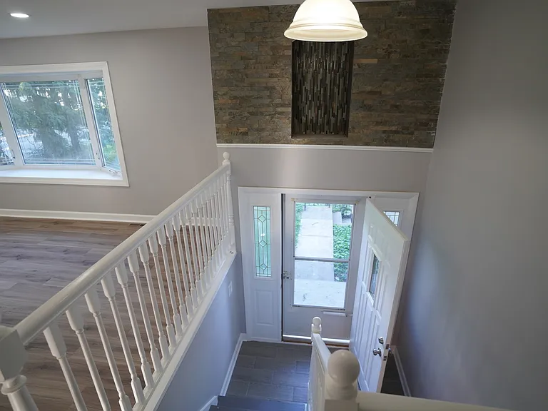 1501 N Freund Ave — Photo 3