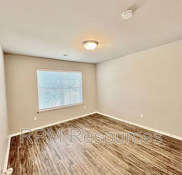 2920 Cider Mill Ln — Photo 8