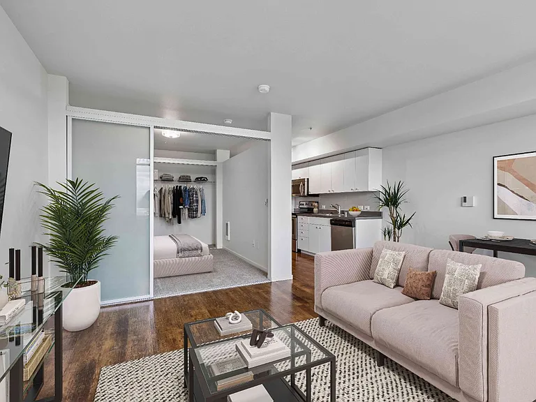 Janus Apartments — Photo 16