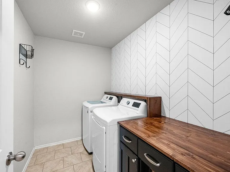9415 Paloma Creek Dr — Photo 14