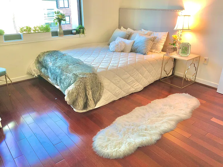 250 King St #532 — Photo 9