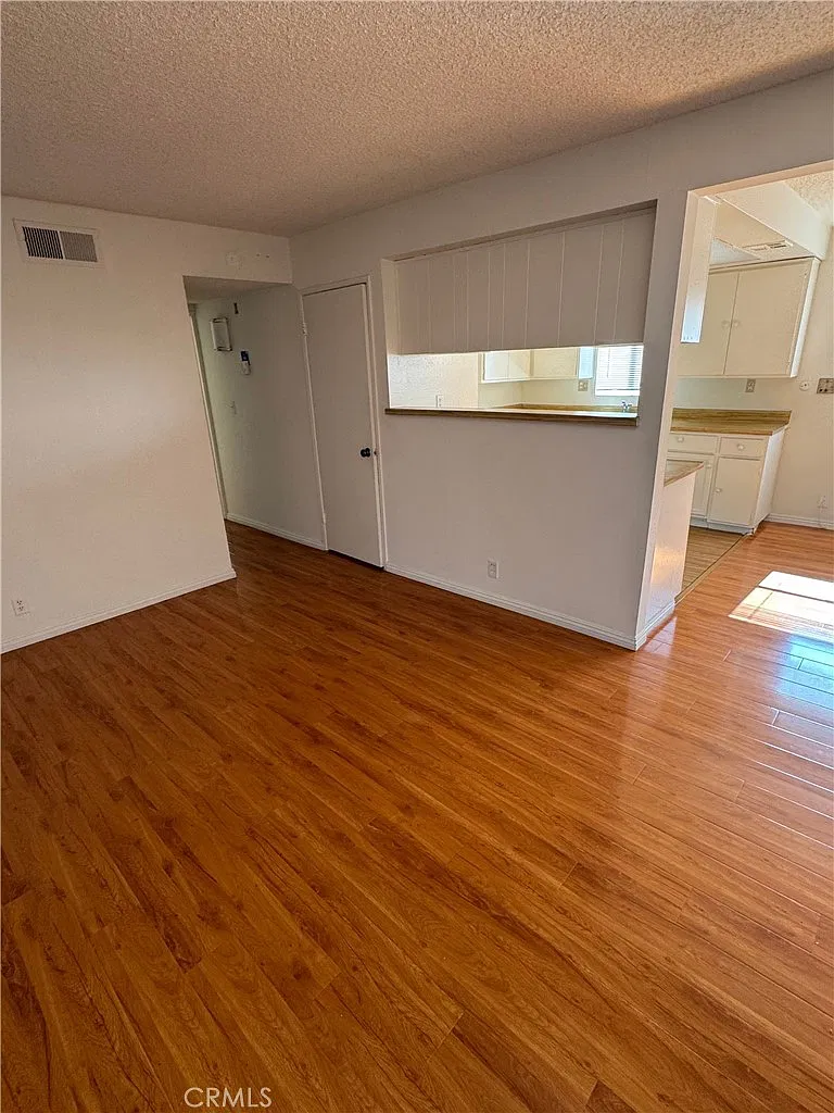 2 bed, 1242 sqft, $2,400 — Photo 4