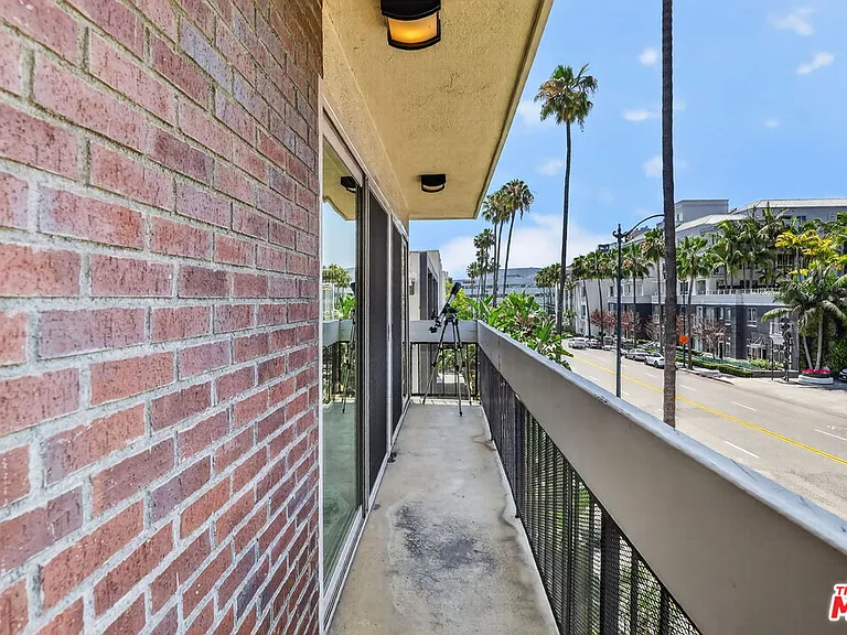 184 N Crescent Dr — Photo 31