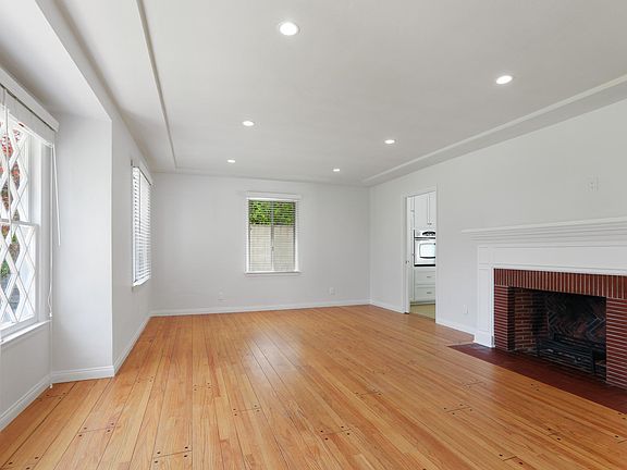 5th image of 4339 Bellingham Ave