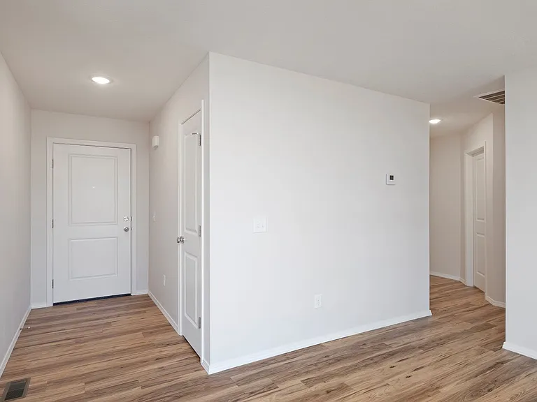 781 W Navajo St — Photo 10