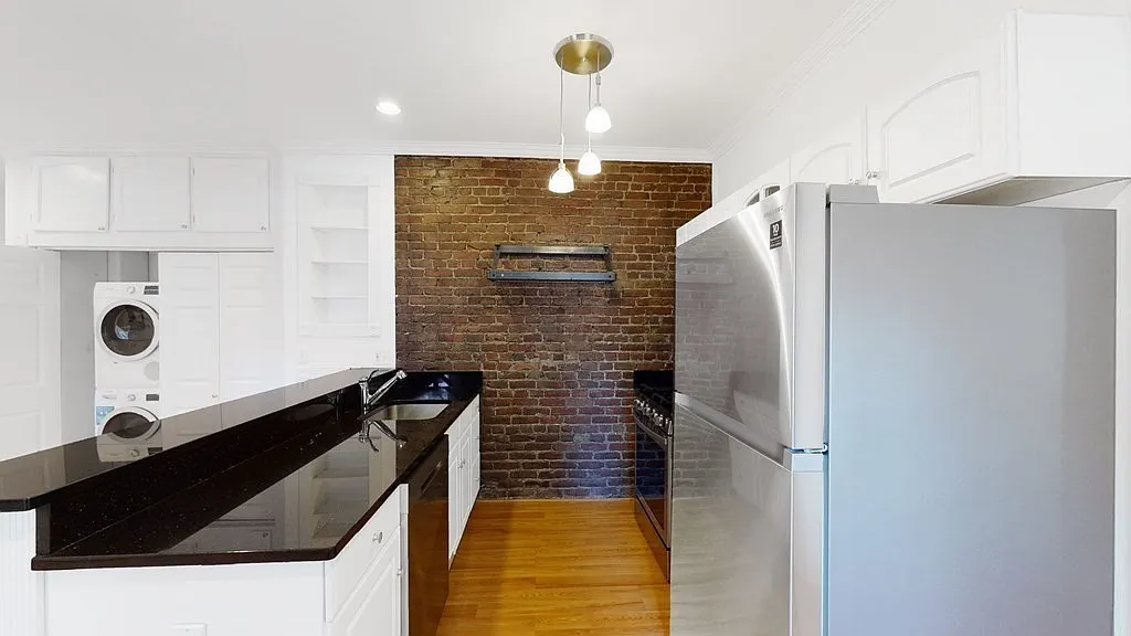 2 bed, 1.0 bath, 663 sqft, $3,750 — Photo 4