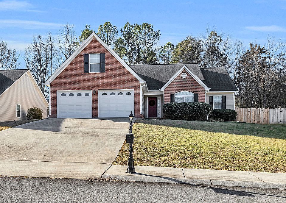 1st image of 426 Peachtree Cir