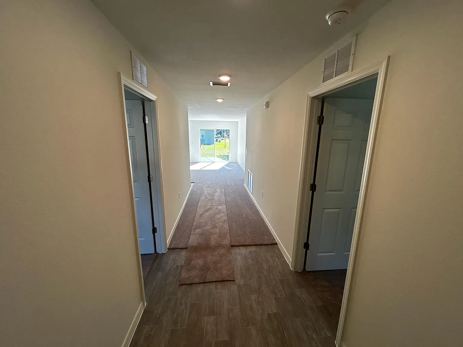 4 bed, 2134 sqft, $2,300 — Photo 3