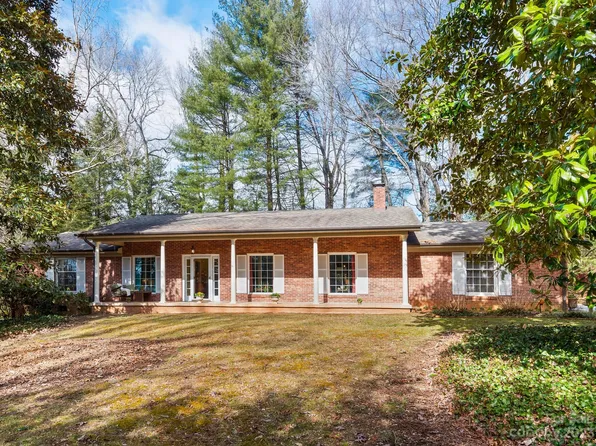 240 Sherwood Ln, Hendersonville, NC 28791