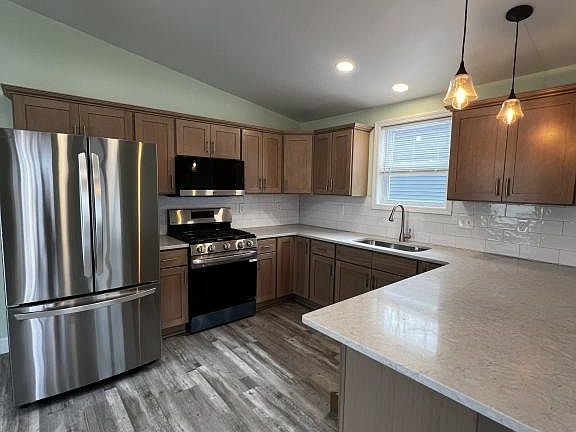 2nd image of 6520 Ridge Rd