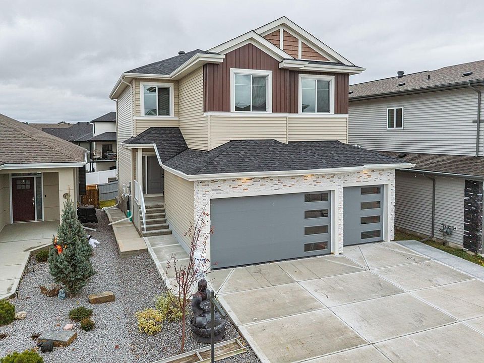 1st image of 58 Hummingbird Cres