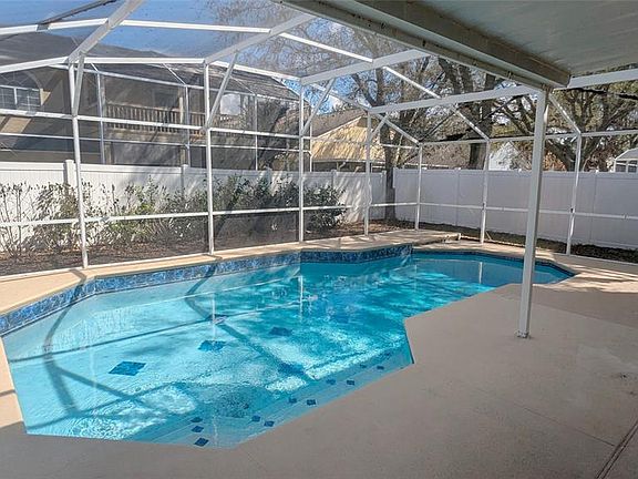 3rd image of 433 Eastbridge Dr