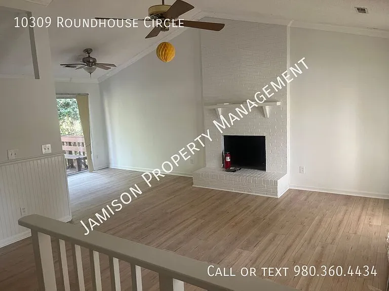 10309 Roundhouse Cir — Photo 2