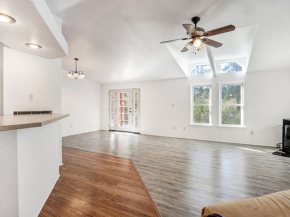5th image of 244 Lark Ln