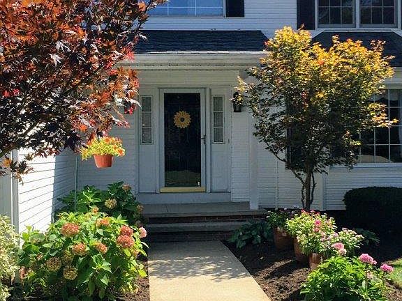 4th image of 7804 Saint James Dr