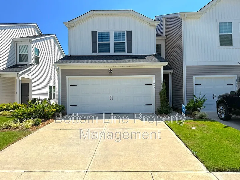 3 bed, 2.5 bath, 1608 sqft, $2,095 — Photo 1