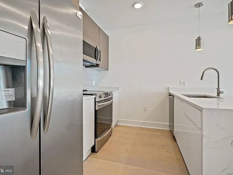 2027 Rhode Island Ave NE #401 — Photo 10