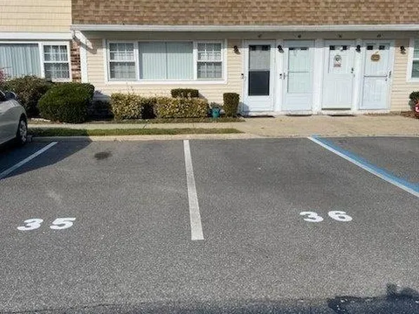 1 Atlantic Avenue #47, Farmingdale, NY 11735