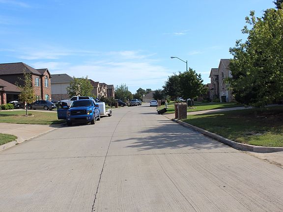 4th image of 206 Country Meadow Ct