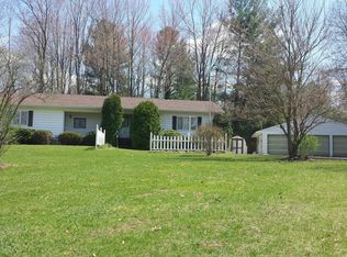 1050 Seventeen Mile Rd NE, Cedar Springs, MI 49319