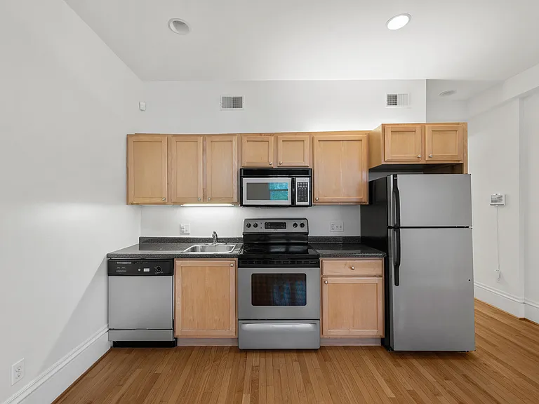 500 Shady Ave #22 — Photo 3