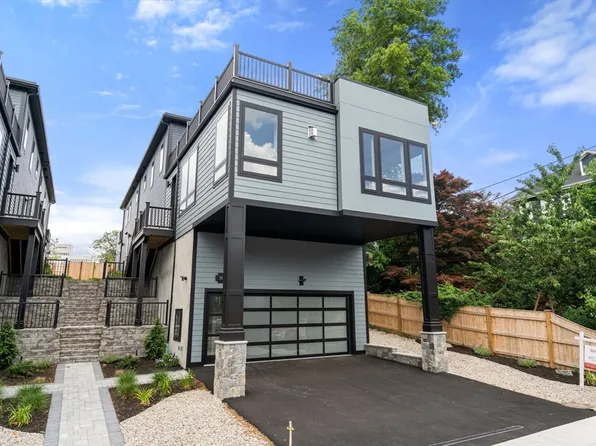 31 Evergreen St #1, Jamaica Plain, MA 02130