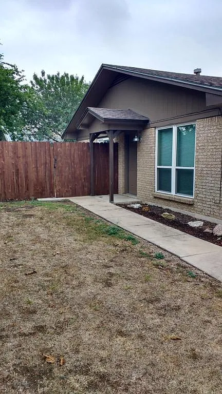 1001 Lewis Drive — Photo 1