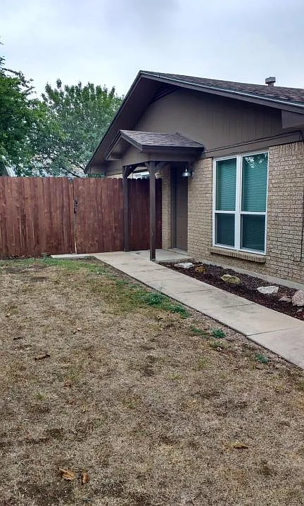 1001 Lewis Dr
