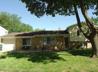 2910 Colchester Rd, Lansing, MI 48906