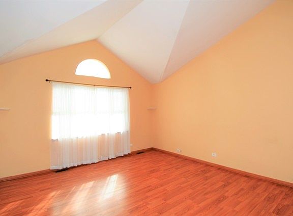 2nd image of 4630 Oakridge Ave