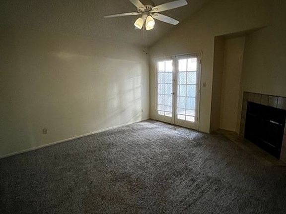 4th image of 7334 Stockdale Hwy APT A
