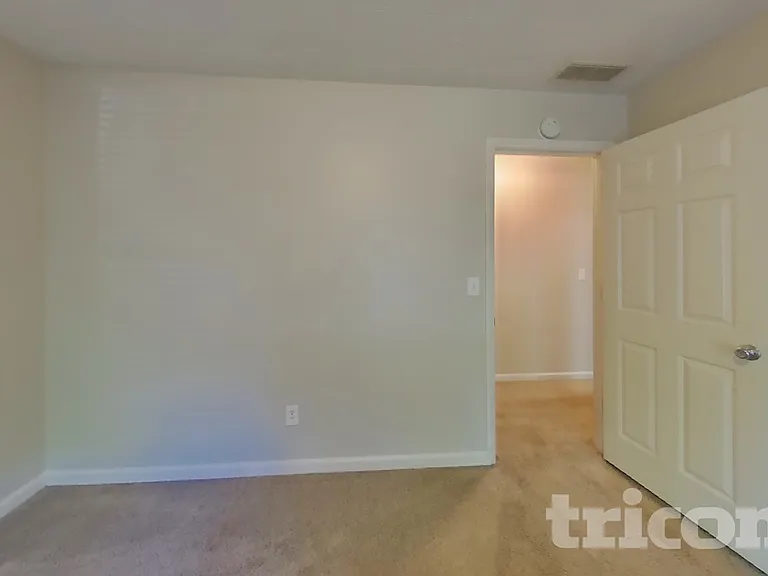 1911 Kevin Dr SE — Photo 10