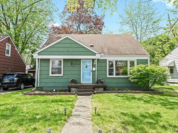 1094 Lester Ave, Ypsilanti, MI 48198