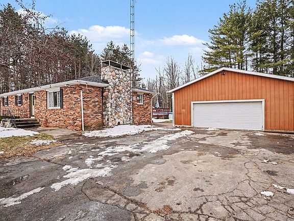 3rd image of 2302 Mertz Rd