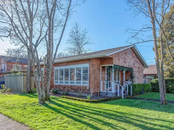 1390 E 23rd Ave, Eugene, OR 97403