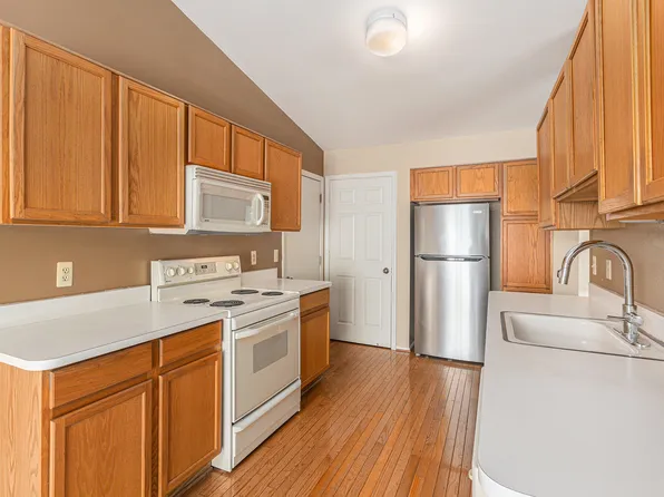 3032 Forest Creek Ct, Ann Arbor, MI 48108