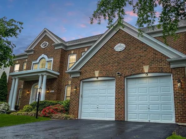 4974 Collin Chase Pl, Fairfax, VA 22030
