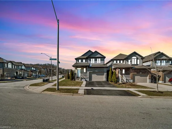 433 Twinleaf St, Waterloo, ON N2V 0B5