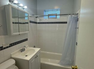 8233 S Ingleside Ave APT 1E, Chicago, IL 60619