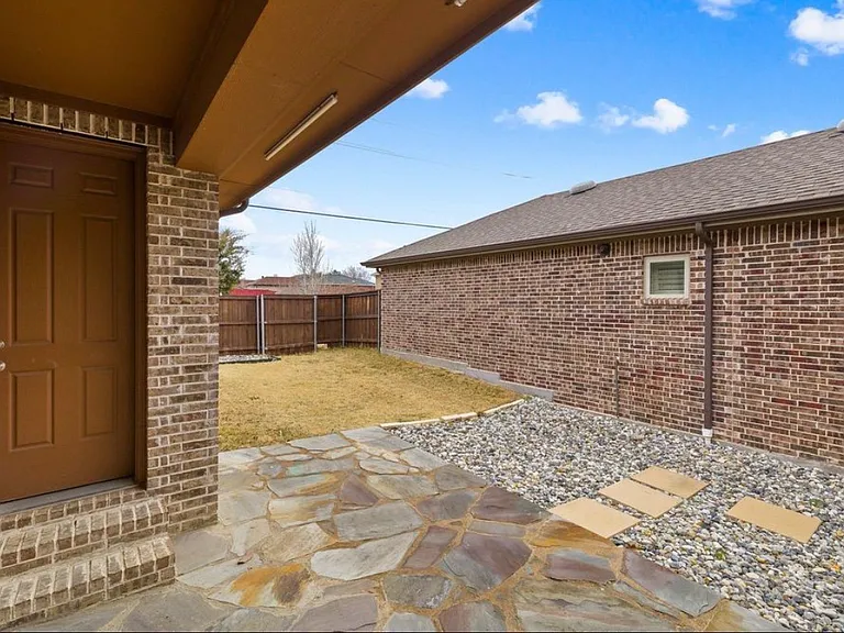 1113 Moonstone St — Photo 17
