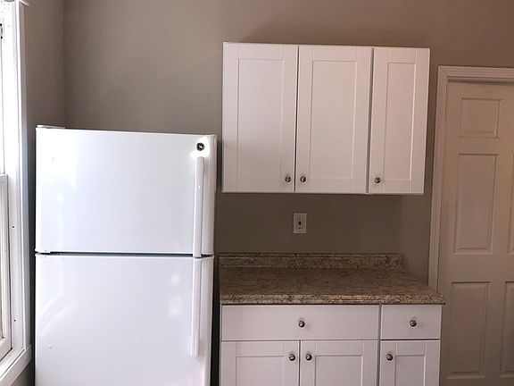 5th image of 588 Lawson Ave E