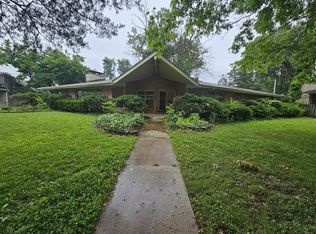 130 S Austin Ave, Decatur, IL 62522