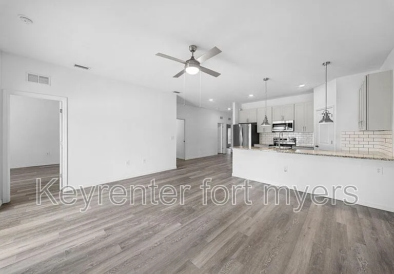 4716 29th St SW — Photo 14