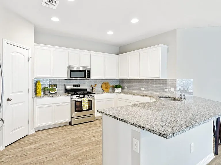 2072 Port Ellen Dr — Photo 8
