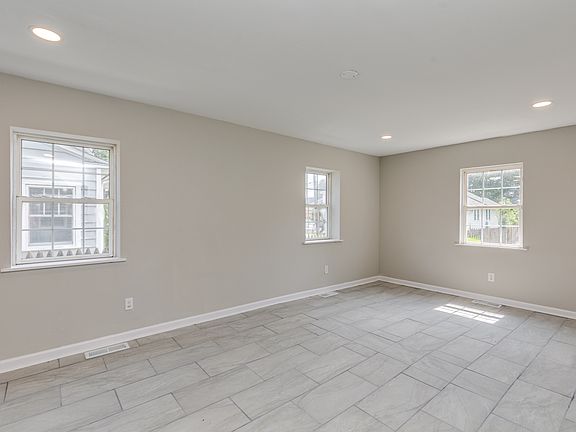 3rd image of 158 State St