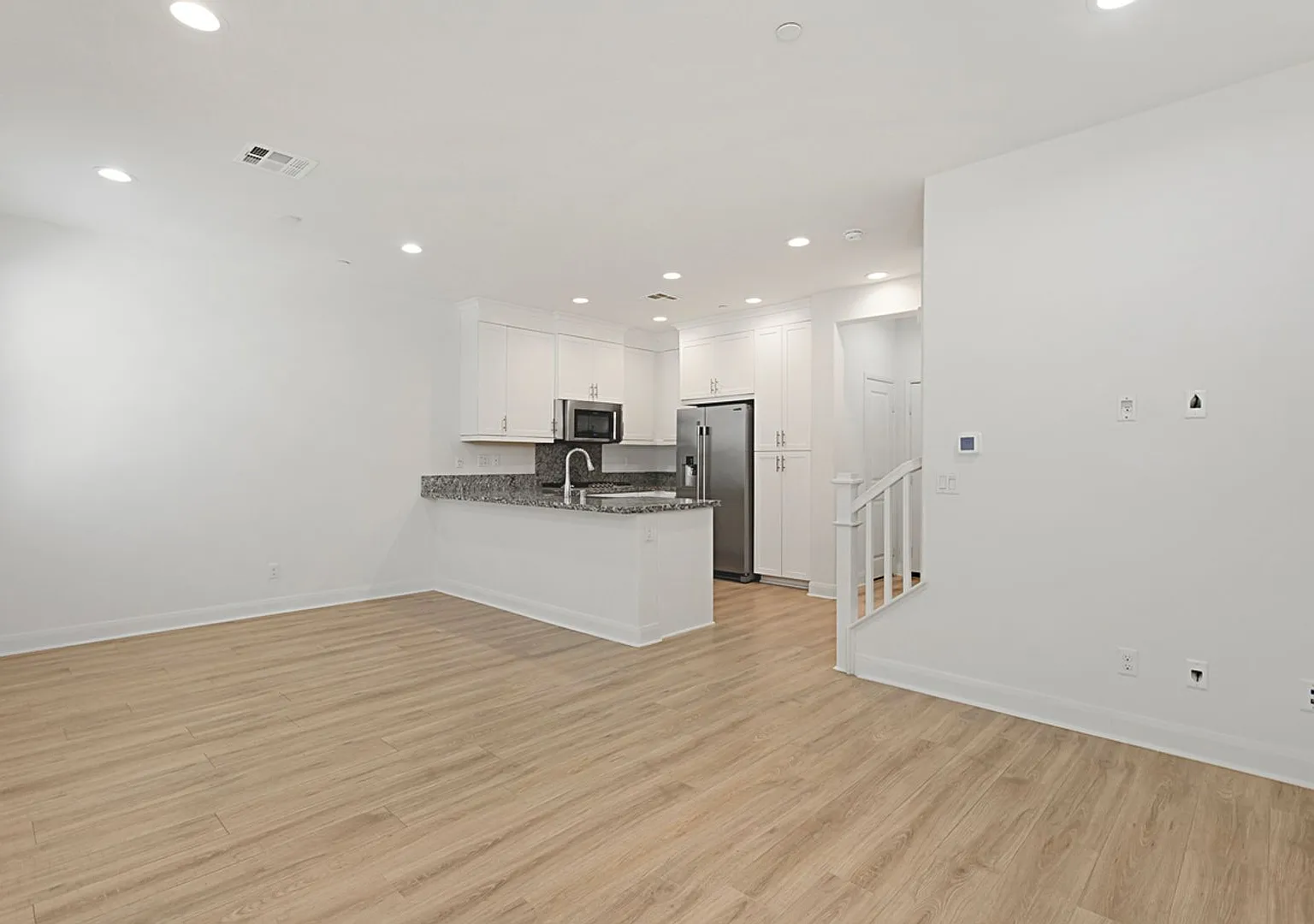 2116 Solara Ln — Photo 3